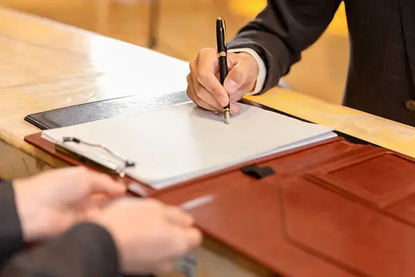 保加利亚那边的人到武汉旅游多少钱