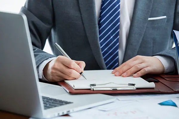 荷兰那边的人到武汉旅游要多少钱