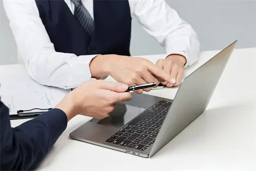 斯洛文尼亚那边的人到武汉旅游要多少钱